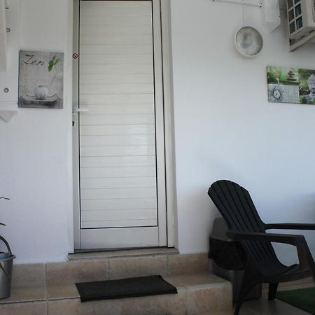 Lauraym 1 Hotell Baie-Mahault Exteriör bild