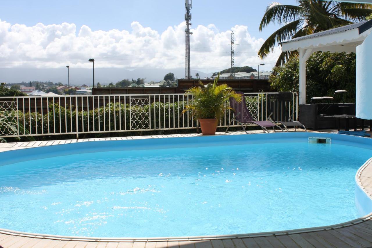 Lauraym 1 Hotell Baie-Mahault Exteriör bild
